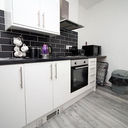 Executive Style 2 Bed Flat In Bridgend F2 Apartment Bagian luar foto