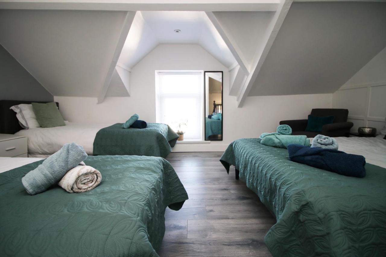 Executive Style 2 Bed Flat In Bridgend F2 Apartment Bagian luar foto