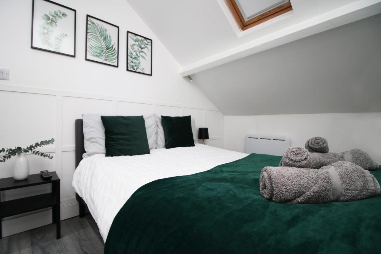 Executive Style 2 Bed Flat In Bridgend F2 Apartment Bagian luar foto