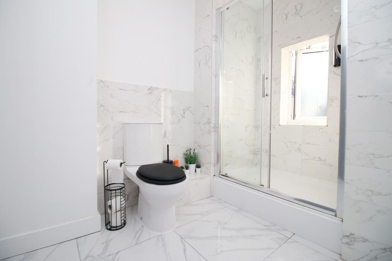 Executive Style 2 Bed Flat In Bridgend F2 Apartment Bagian luar foto
