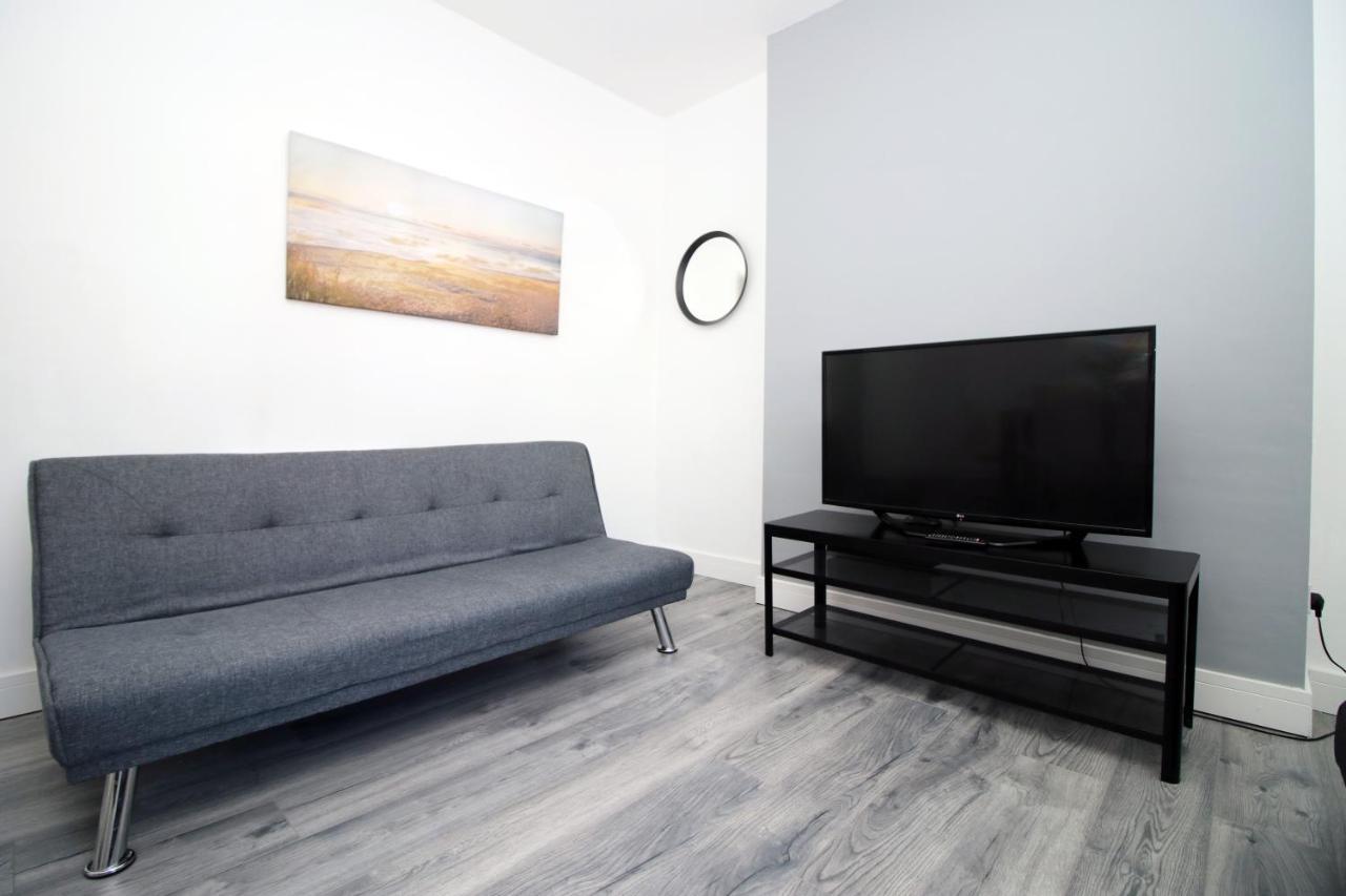 Executive Style 2 Bed Flat In Bridgend F2 Apartment Bagian luar foto
